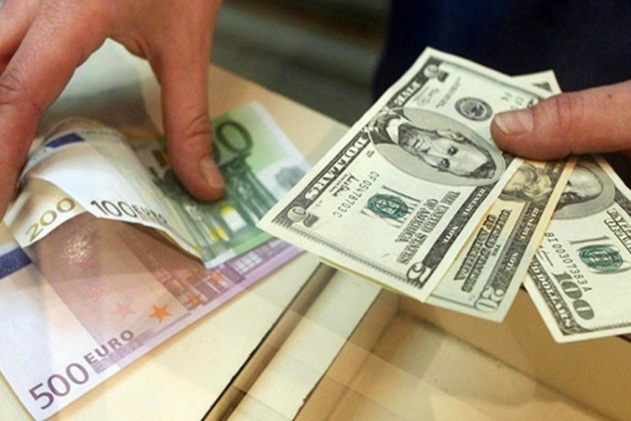 ریزش دلار پس از خبر احتمال مجدد ریاست پاول