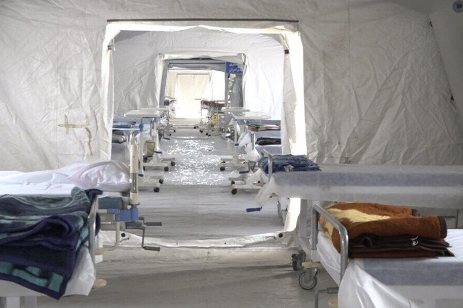تصویر راه‌اندازی بیمارستان صحرایی در محوطه بیمارستان 520 ارتش کرمانشاه