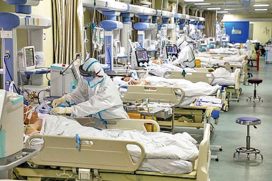 تصویر ۴ بیمارستان صحرایی از سوی هلال‌احمر برپا شد