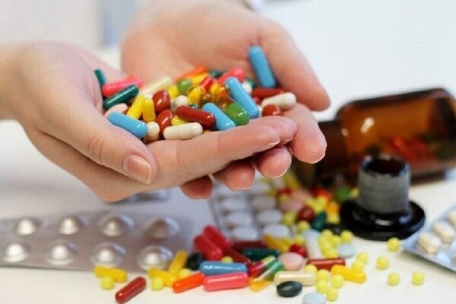 تصویر ممنوعیت ورود داروهای فاقد ثبت سفارش و بدون مجوز به گمرک