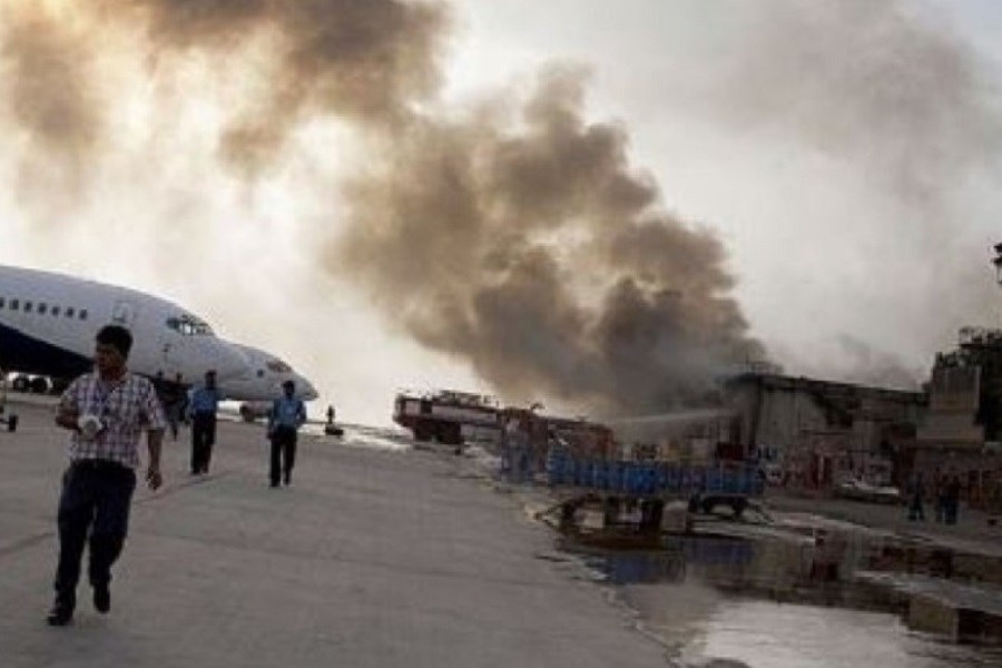 تصویر وقوع انفجار در فرودگاه کابل