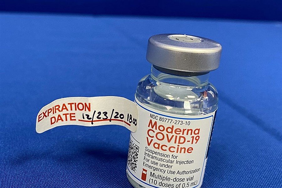تصویر فوت 2 نفر پس از دریافت واکسن مدرنا