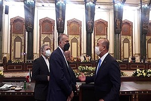 تبادل نظر وزرای خارجه ایران و ترکیه در حاشیه نشست منطقه‌ای حمایت از عراق