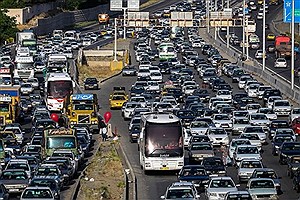 ترافیک سنگین در برخی محورها&#47; افزایش تردد خودرو در جاده‌ها
