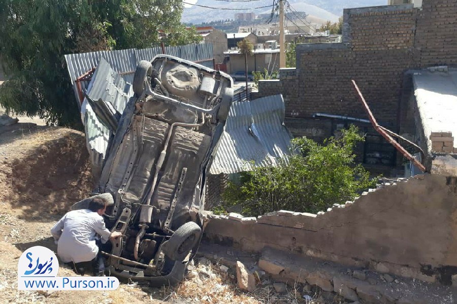 تصویر 4 زخمی در پی واژگونی خودرویی در خرم آباد