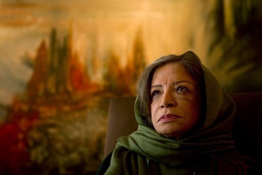 تصویر ایران درودی پس از مرخص شدن از بیمارستان: ایران باید زنده بماند