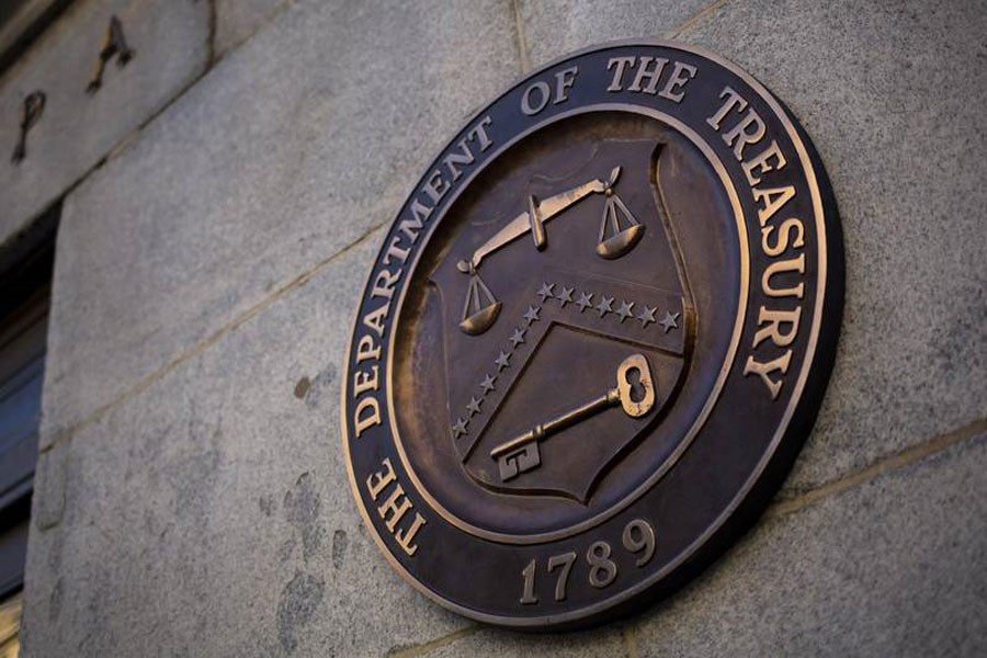 تصویر دیدار مقامات خزانه داری ایالات متحده و مدیران صنعت مالی برای بحث در مورد استیبل کوین