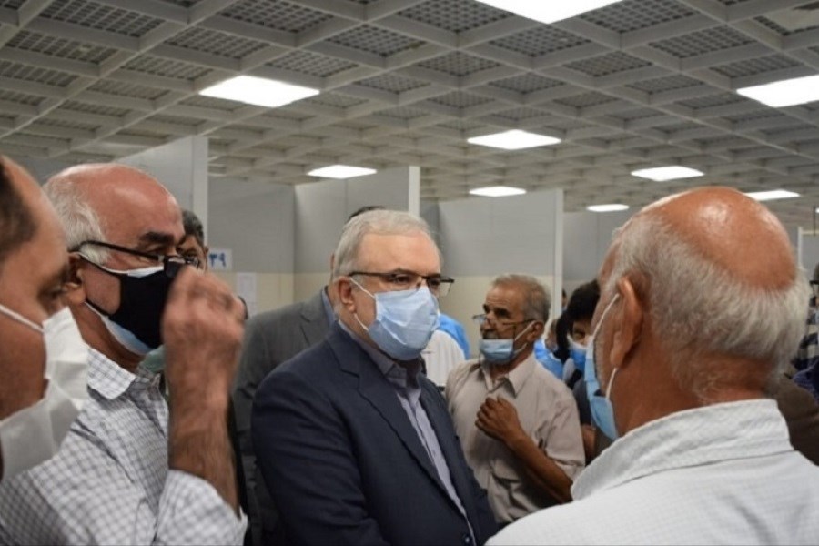 وزیر بهداشت از دو مرکز واکسیناسیون در تهران بازدید کرد