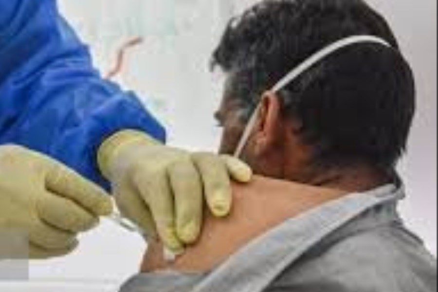 تصویر واکسیناسیون بالای ۱۸ ساله‌ها در اردبیل