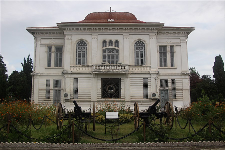کاخ موزه بندر انزلی