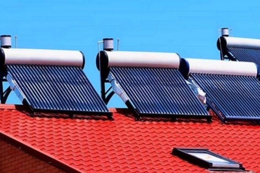 تصویر آبگرمکن‌‌های خورشیدی در روستاهای طارم نصب شد