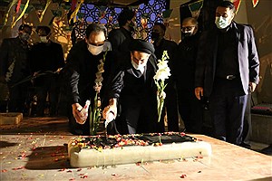 غبارروبی از مزار شهدای گمنام میدان امام حسین (ع) در قلب طهران
