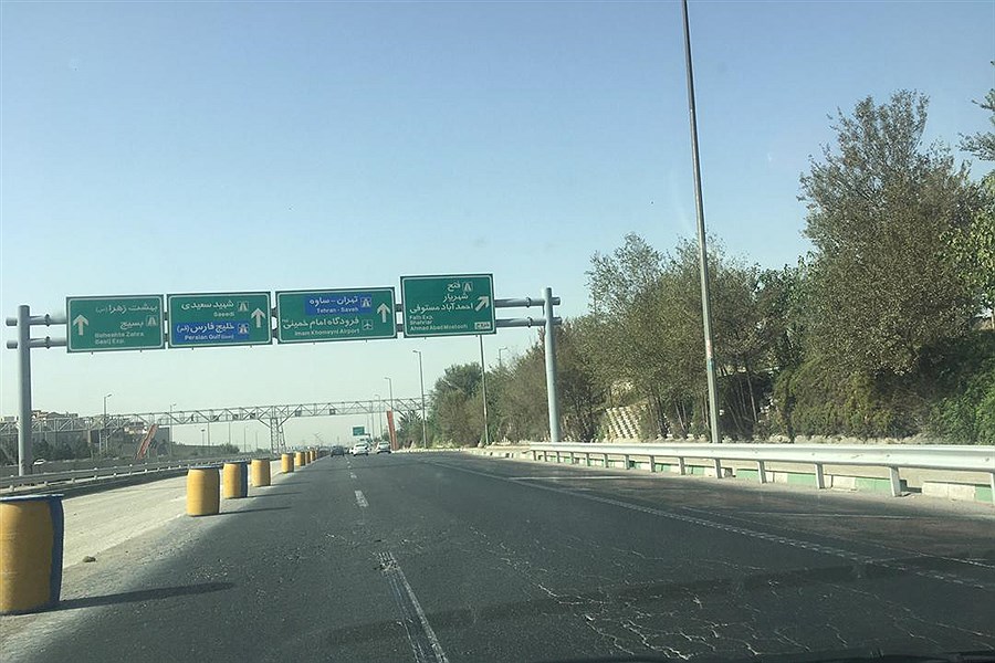تصویر روند کند جاده سازی عامل ترافیک سنگین کمربندی تهران &#47; کارگران مشغول کار نیستند