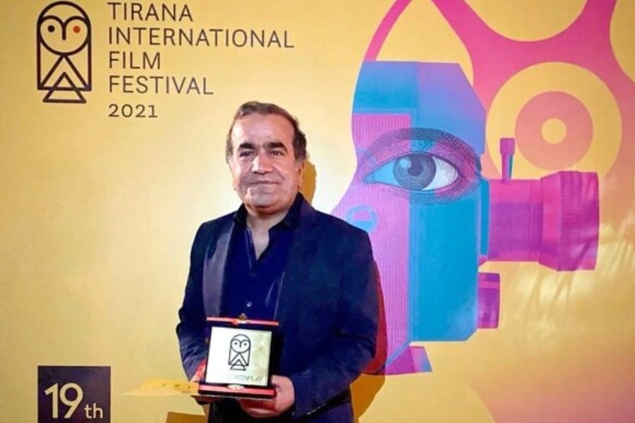 تصویر جایزه بهترین فیلمنامه جشنواره تیرانا به «امتحان» رسید