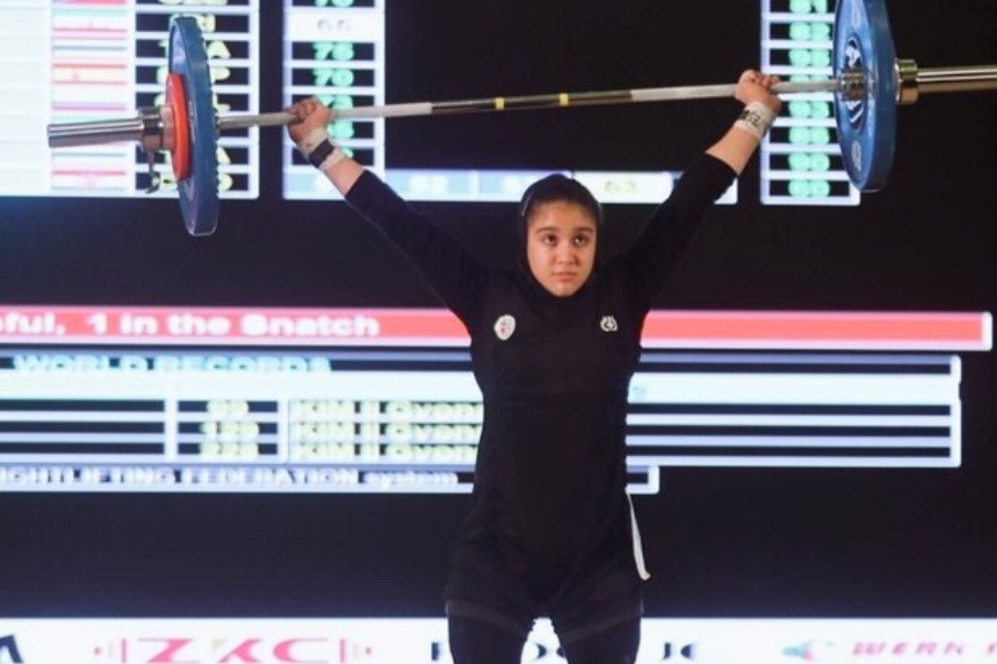 تصویر کسب تک مدال تاریخی نوجوانان جهان توسط دختر وزنه بردار ایران
