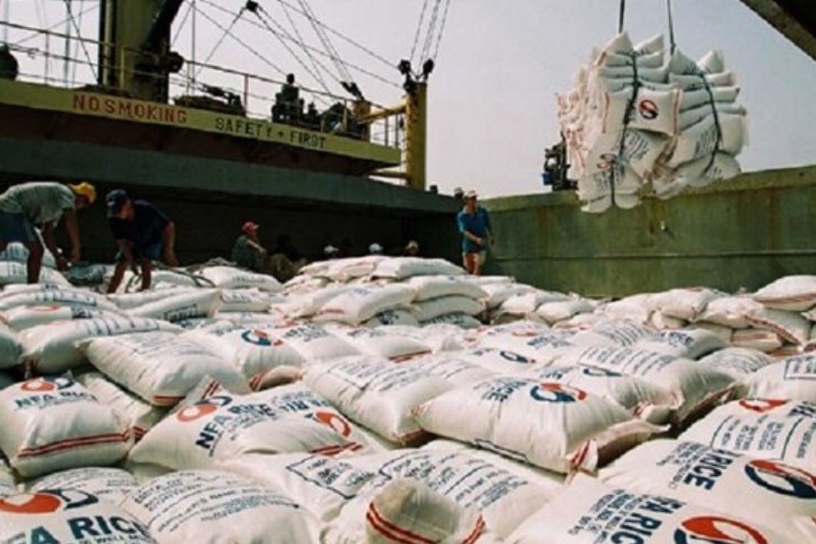 تصویر توزیع ۱۵۰ هزار تن برنج وارداتی در بازار