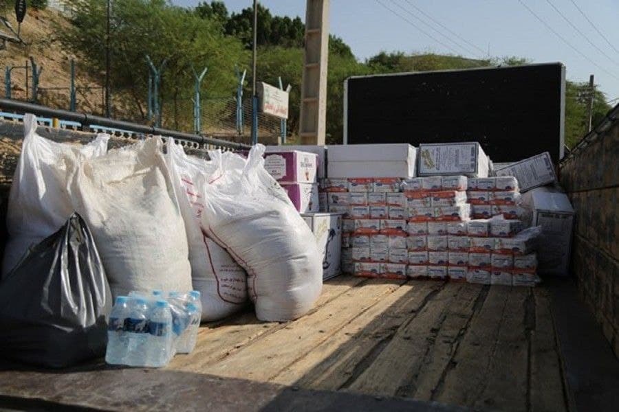 اهداء 400 بسته مواد غذایی به زلزله زدگان اندیکا