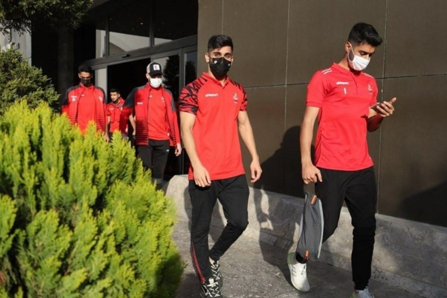 تیم فوتبال پرسپولیس به تهران بازگشت