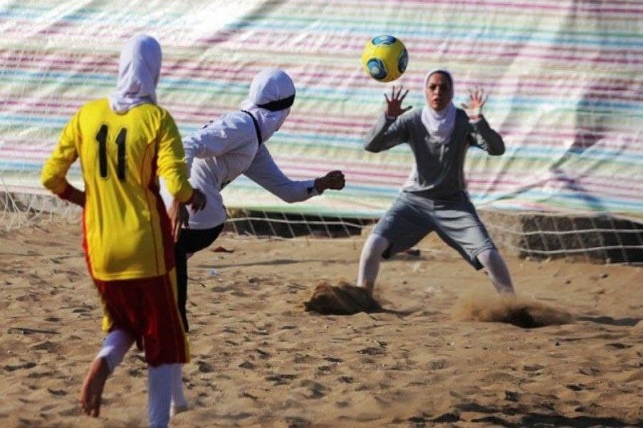 نگاه ویژه شورای شهر بندرعباس به ورزش بانوان&#47; مدرسه فوتبال ساحلی بانوان ایجاد خواهد شد