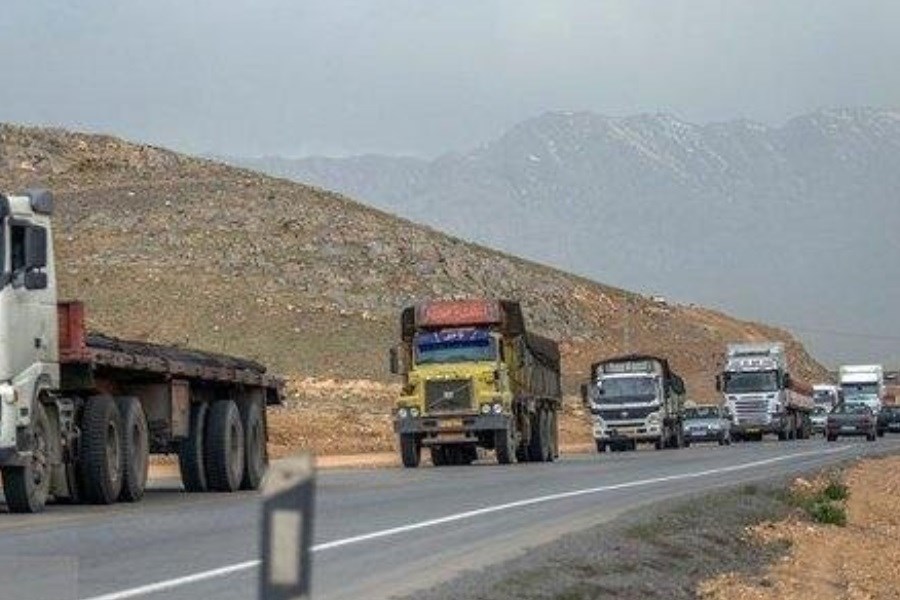 تصویر جزییات ممنوعیت ورود رانندگان ایرانی به قره‌باغ و آزادی دو کامیون‌دار
