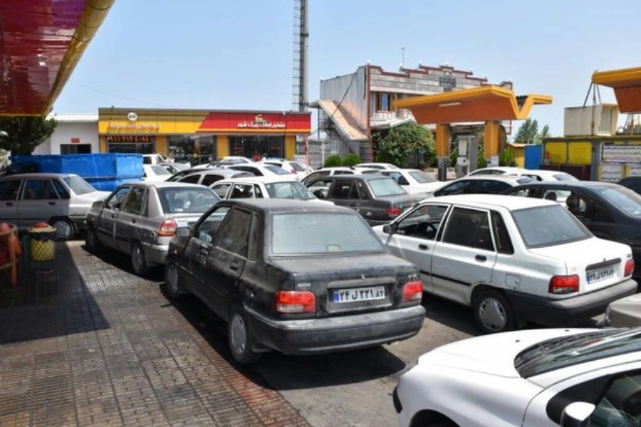 اولویت تزریق بنزین با خودروهای امدادی &#47; خرید و فروش سوخت به مرز دو برابر