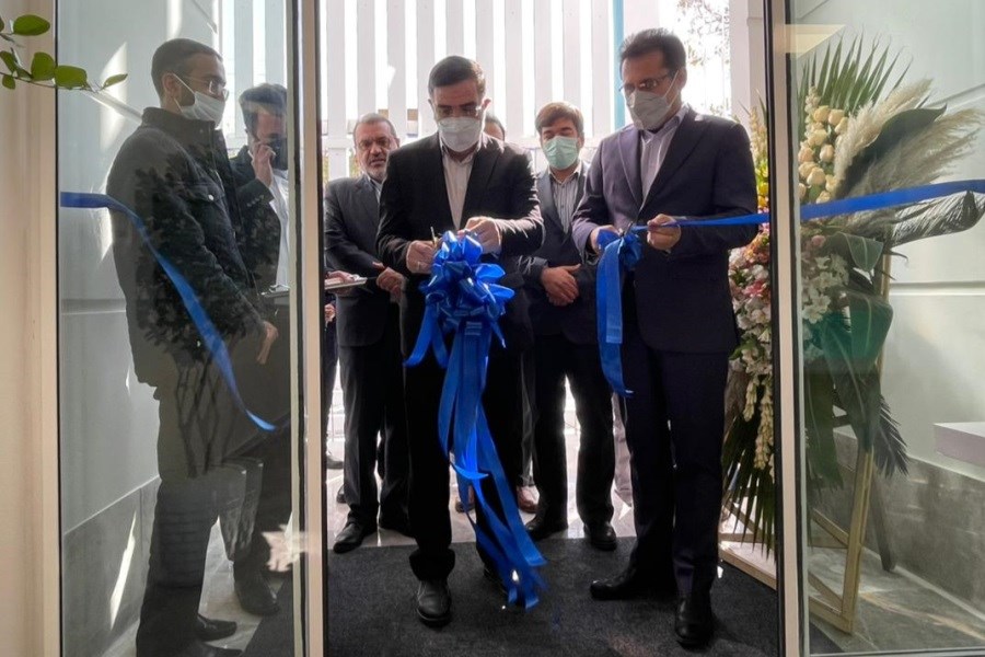 تصویر افتتاح ساختمان جدید شعبه قم با حضور مدیرعامل بیمه سینا