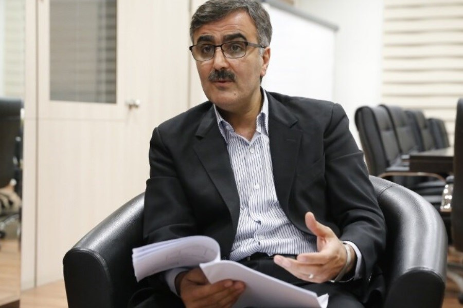 تاکید فرزین بر نظام شایسته سالاری در بانک ملی ایران