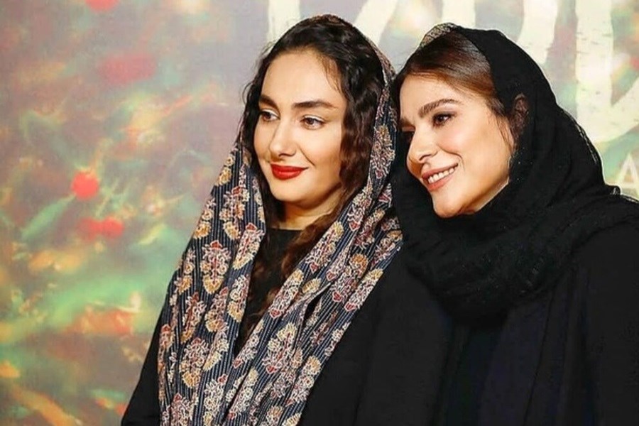 تصویر هانیه توسلی و سحر دولتشاهی در اکرانِ فیلم تازه نیکی کریمی