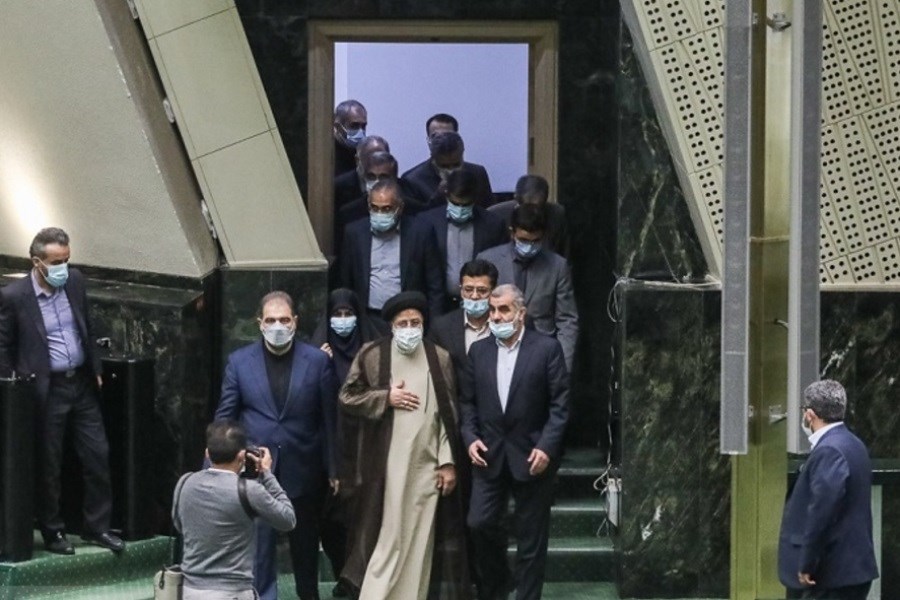 رئیس جمهور و اعضای هیئت دولت فردا به مجلس می‌روند