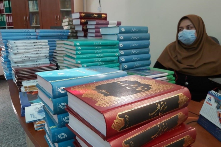 اهدای  207 جلد کتاب به کتابخانه های عمومی آذربایجان‌غربی