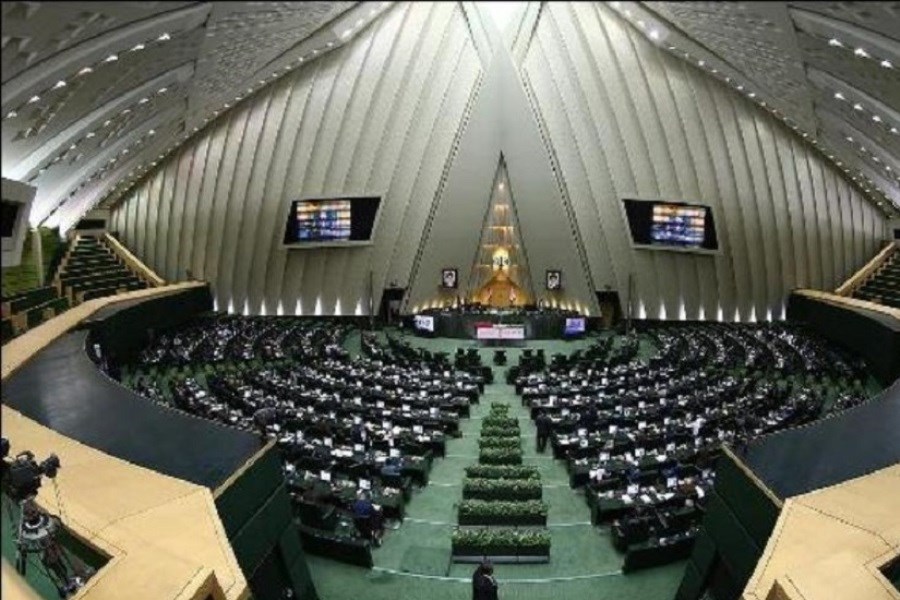 تصویر حقوق نمایندگان مجلس با رعایت سقف قانونی پرداخت می‌شود