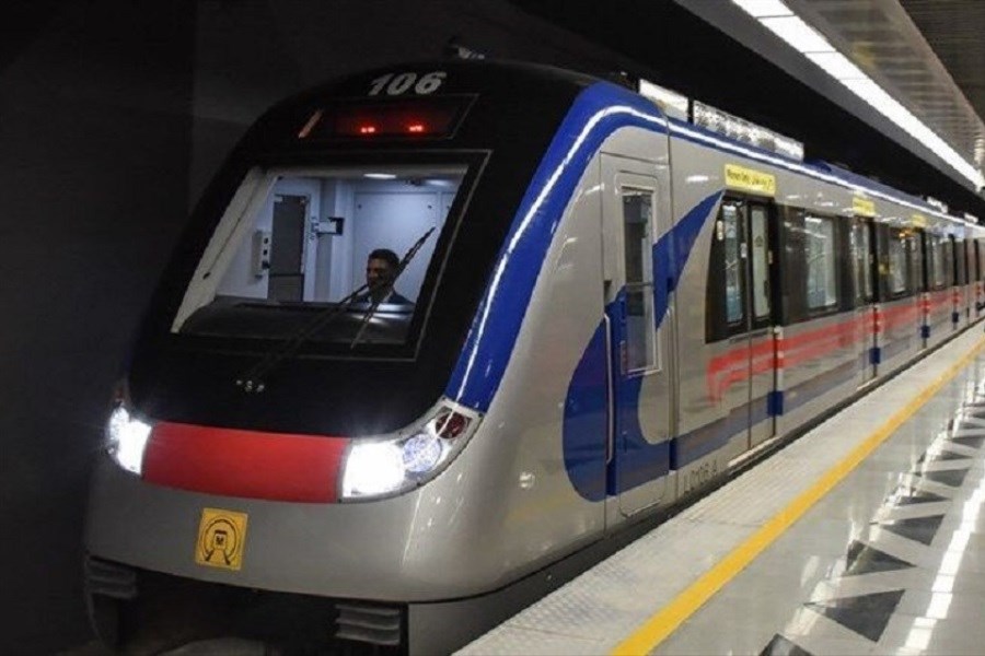 متروی تهران شاهد برنامه‌ پرده‌خوانی و آموزش شهروندی است