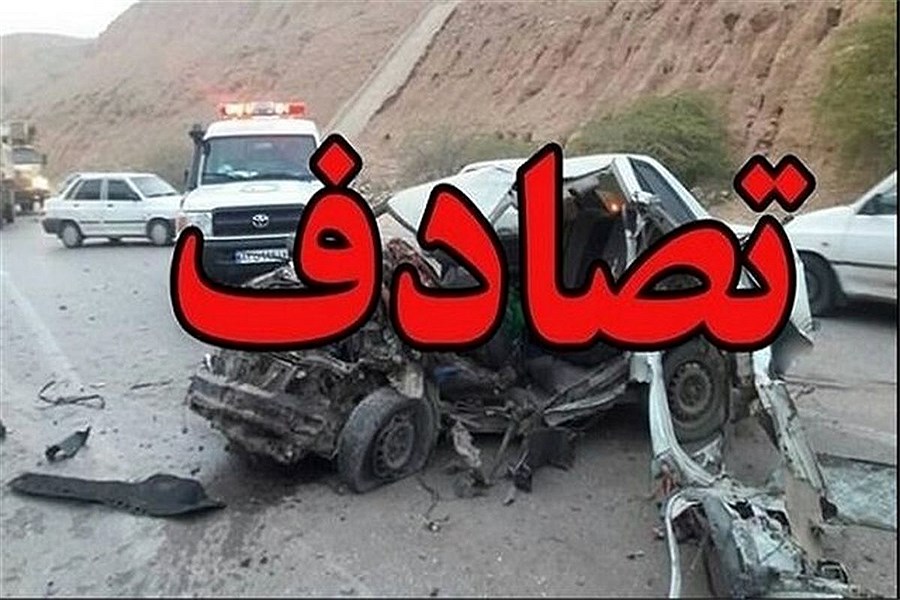 تصادف شدید مینی‌بوس با تریلر در جاده خاوران+ ویدئو