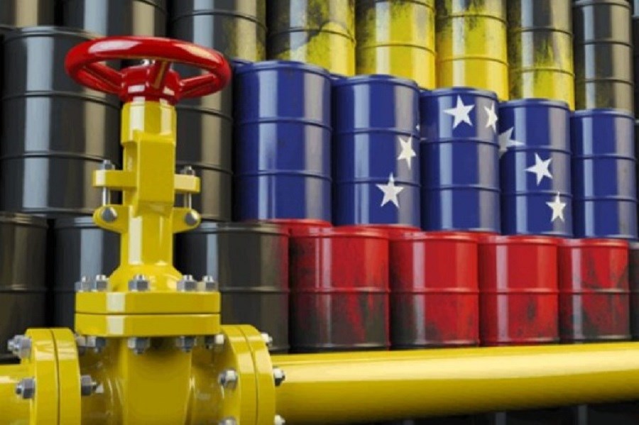 تصویر تولید نفت در ونزوئلا به بیش از یک میلیون بشکه رسید