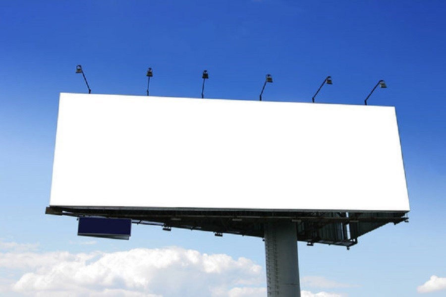 تصویر صرفه‌جویی در مصرف برق با کاهش روشنایی تابلوهای تبلیغاتی
