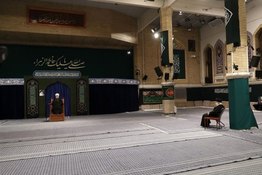 اولین شب مراسم عزاداری شهادت حضرت زهرا باحضور امام خامنه‌ای برگزار شد