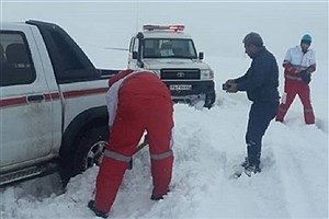 عملیات نجات چهار مادر باردار در برف
