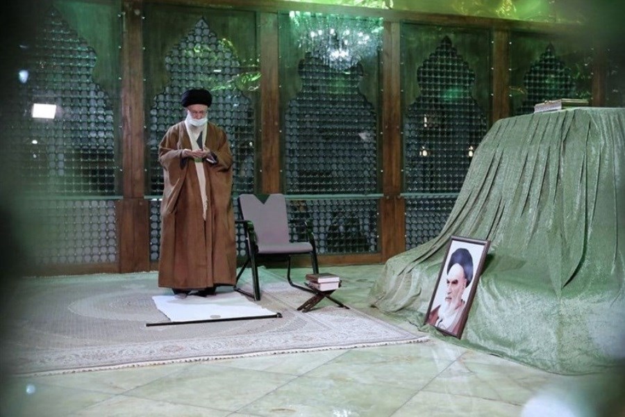 حضور امام خامنه‌ای در مرقد مطهر بنیانگذار انقلاب اسلامی