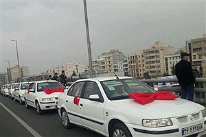 تصویر  حضور ۴۳ عروس و داماد البرزی در جشن پیروزی انقلاب