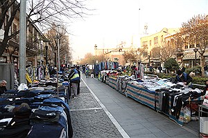 با سد معبر دستفروشان بازار تهران برخورد می‌شود