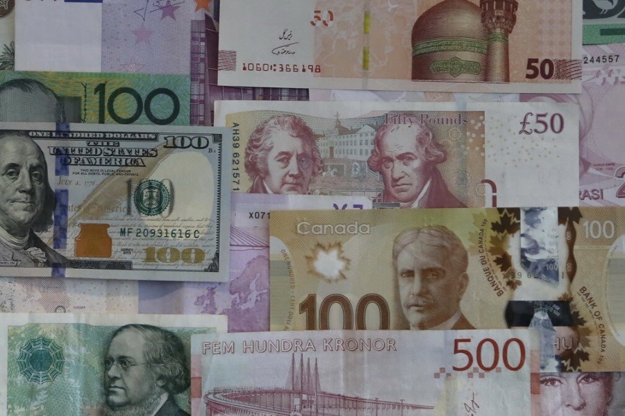 تصویر نرخ 15 ارز بین بانکی رشد کرد
