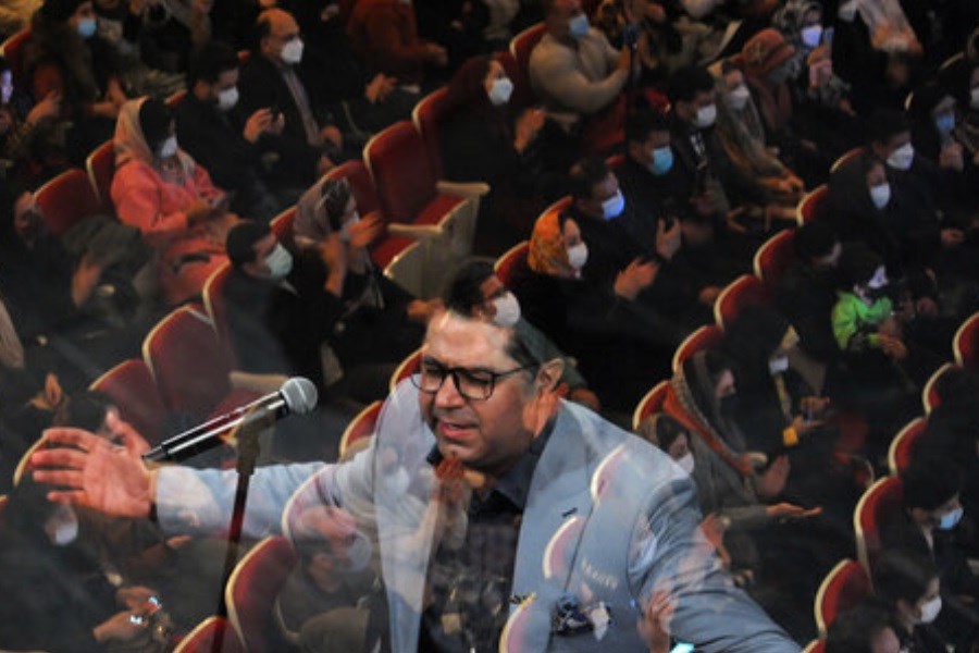 تصویر روایت «حجت اشرف‌زاده» از جنگ با کرونا در شب کنسرتش