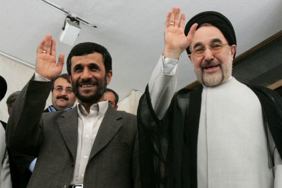 تصویر صلح خاتمی، ممنوع- هنجارشکنی احمدی‌نژاد، آزاد!