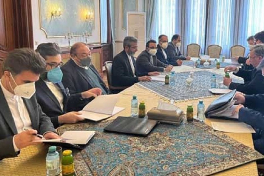 تصویر ترمه ایرانی روی میز مذاکرات؛ خب که چی؟
