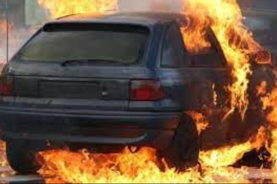 تصویر بازار داغ خودروهای سوخته!