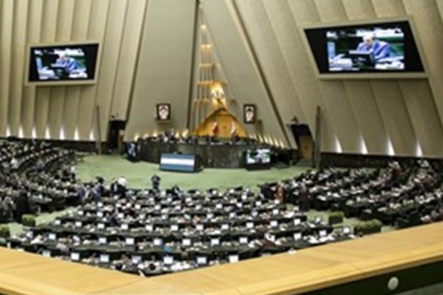 مجلس با دریافت مالیات بر ارزش افزوده از مناطق آزاد مخالفت کرد