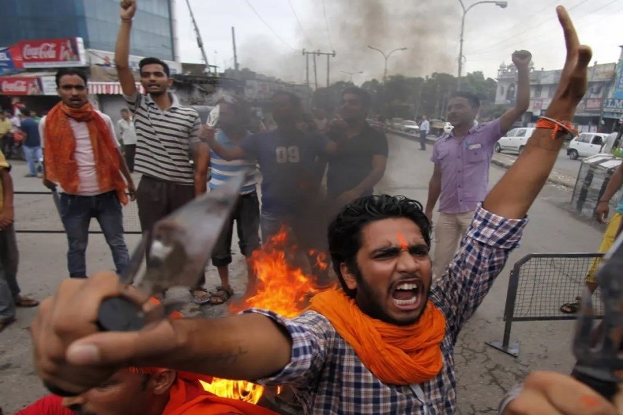 تصویر درگیری میان هندو‌ها و مسلمانان در هند