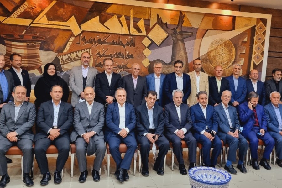 افطاری صمیمانه مدیر عامل با مدیران عامل و اعضای هیات مدیره سابق بیمه ایران