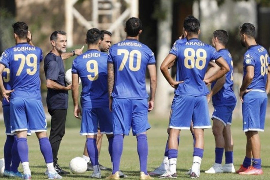 تصویر وعده مدیران باشگاه استقلال به مربی ایتالیایی
