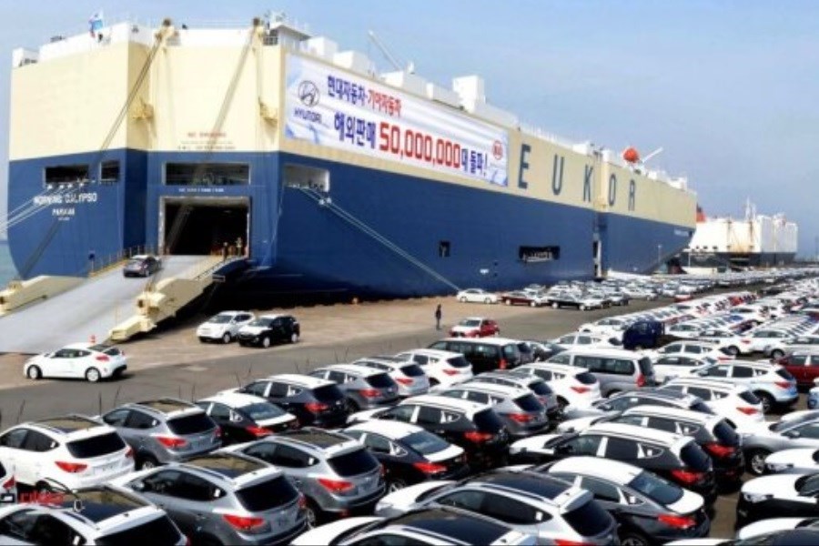 واردات ۲۰۰۰ خودرو به مناطق‌آزاد